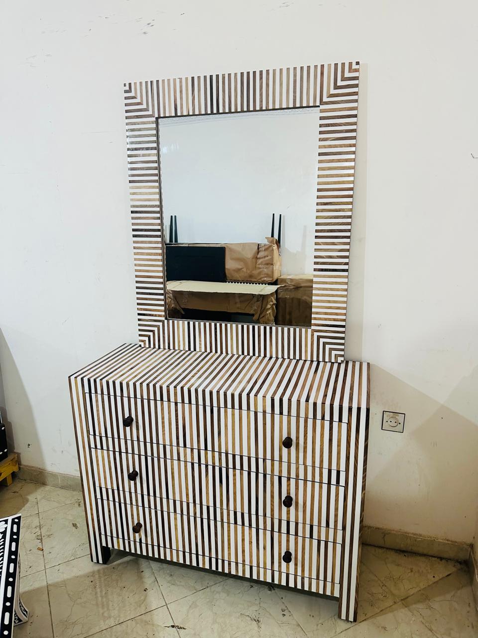 WhatsApp Image 2025-08-19 at 18.13.30 Console avec miroir – Image 1