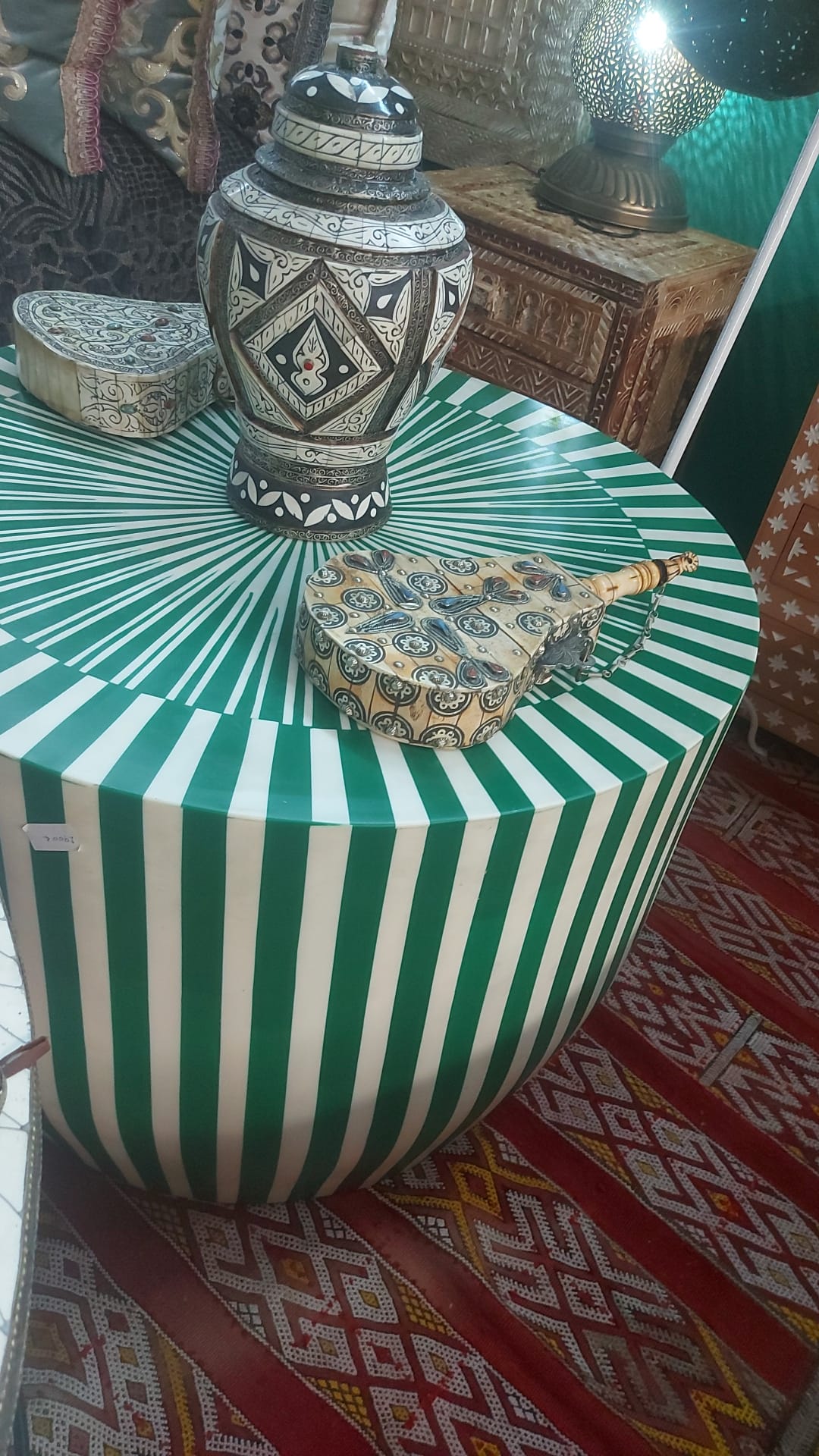 WhatsApp Image 2025-08-20 at 16.34.22 Table basse ronde rayée – Image 3