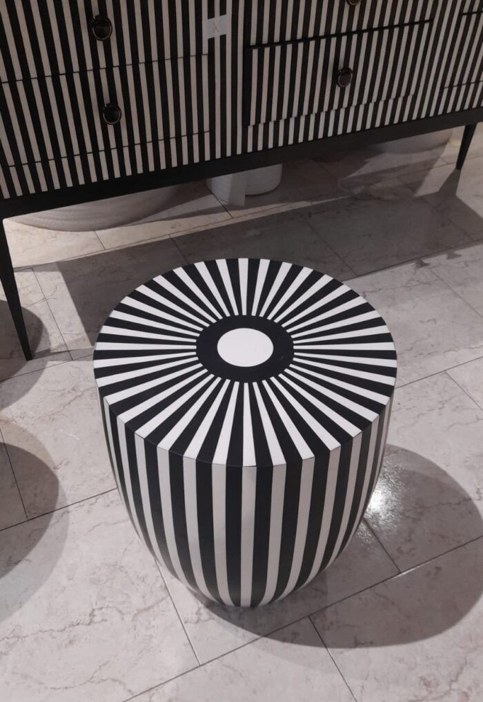 Table basse ronde rayée – Image 1