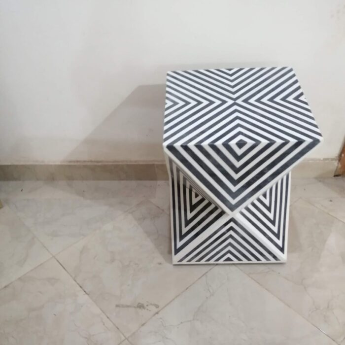 Table d’appoint géométrique – Image 2