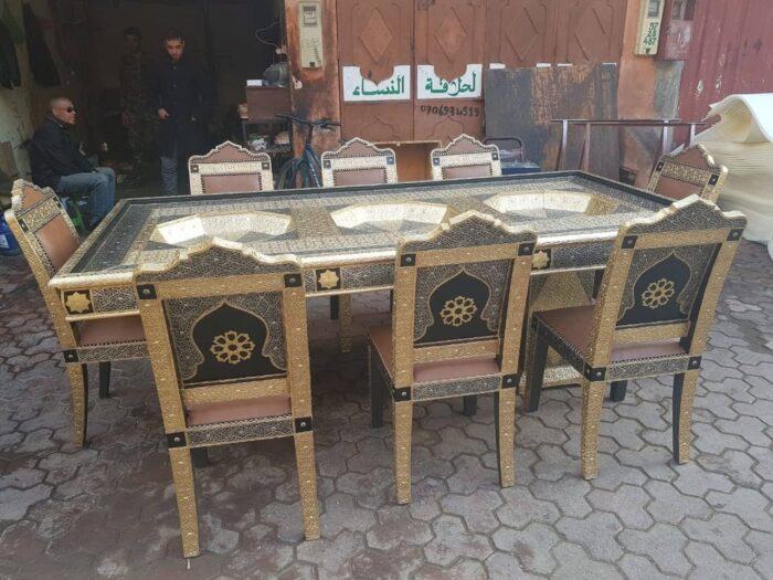 Table traditionnel de Luxe - 8 chaises – Image 2